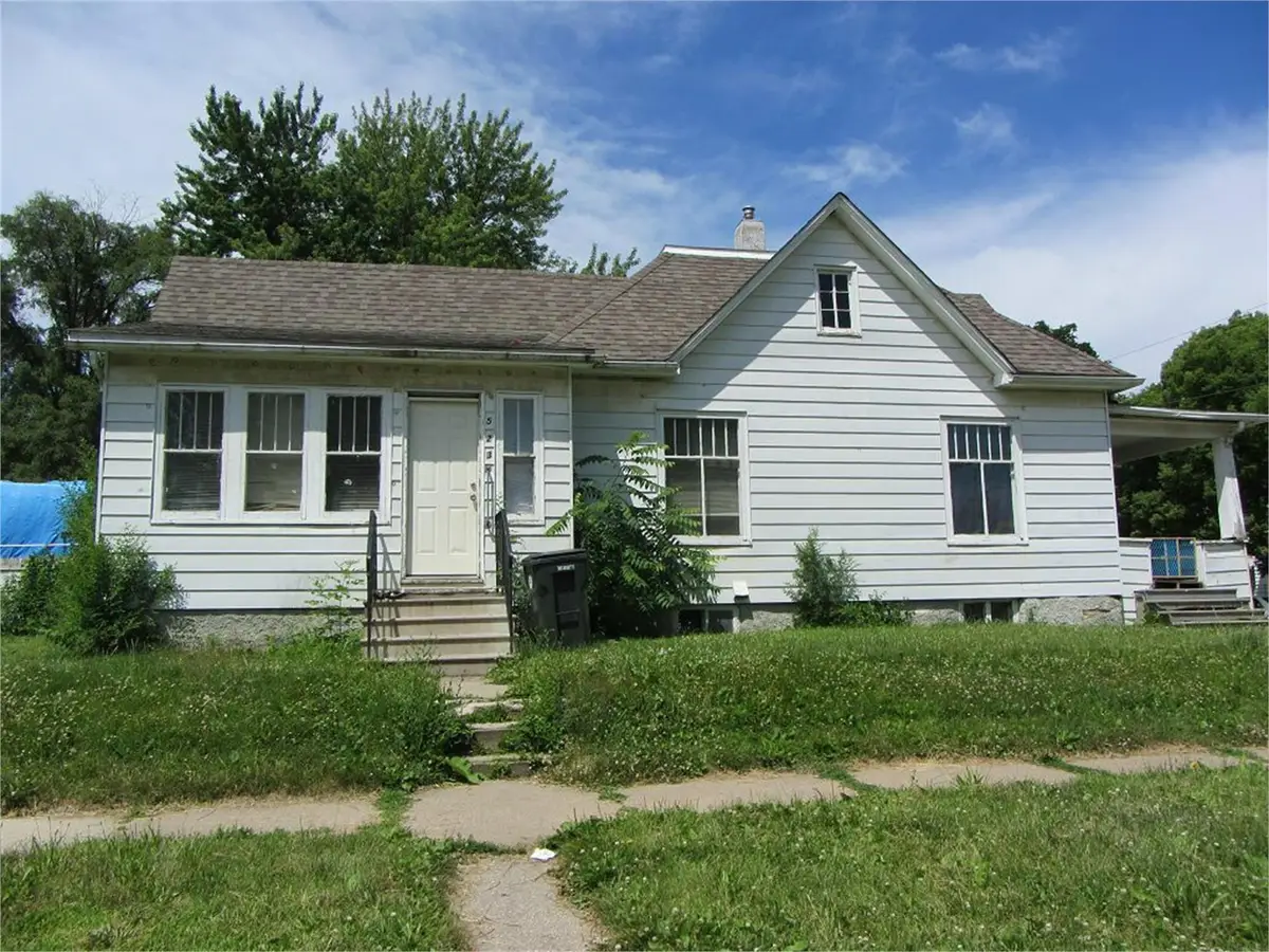 523 Columbia St, Waterloo, IA 50703 - Image #1