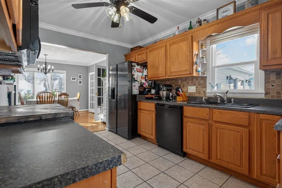 1300 SW 2nd Avenue, Waverly, IA 50677 - #3