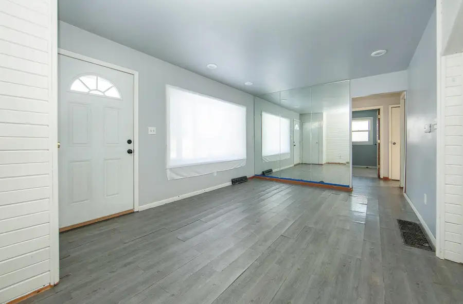 1615 Oakwood Drive, Waterloo, IA 50703 - Image #2