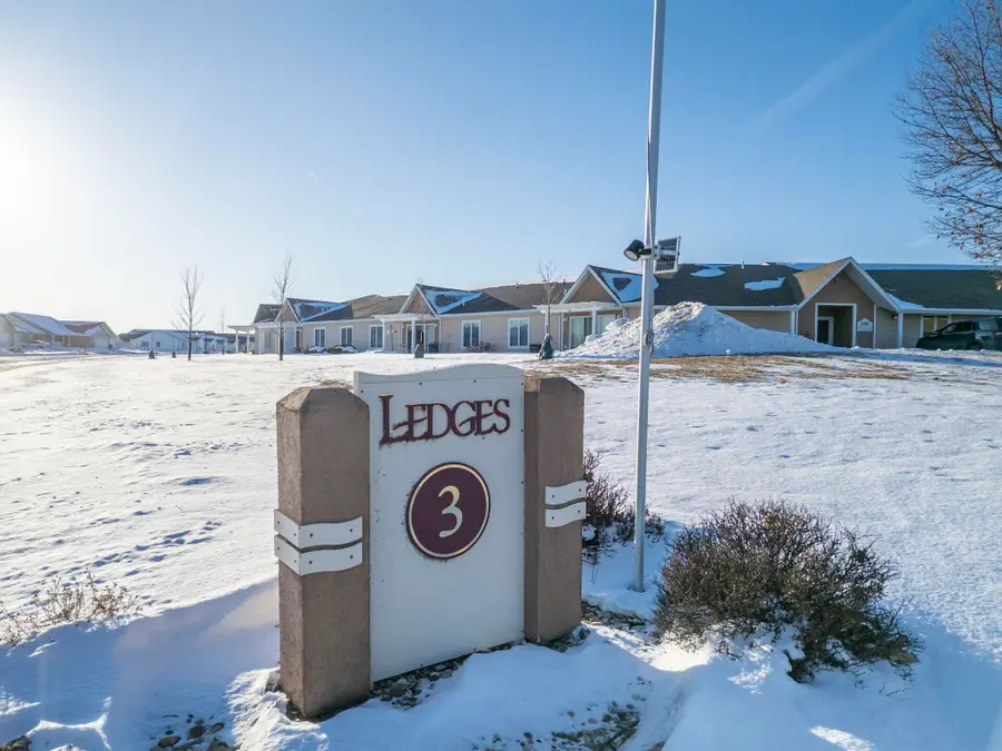 108 SW 16th Ave #318, Waverly, IA 50677 - #2