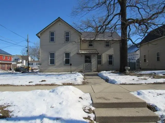 108 S Wayne Street, Manchester, IA 52057 - #1