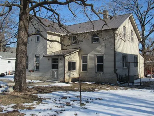 108 S Wayne Street, Manchester, IA 52057 - #3