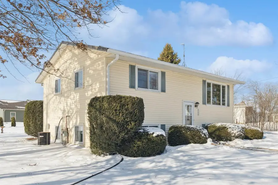 511 SW 2 Street, Waukon, IA 52172 - #3