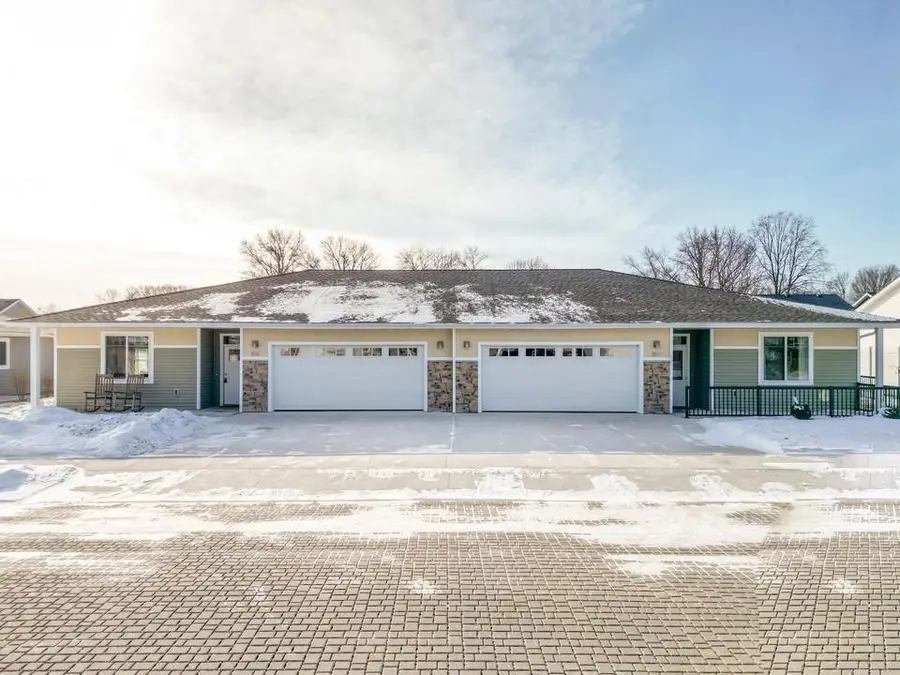 812 Parkside Lane, Charles City, IA 50616 - #2