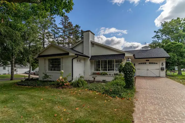 302 6th Street, Grundy Center, IA 50638