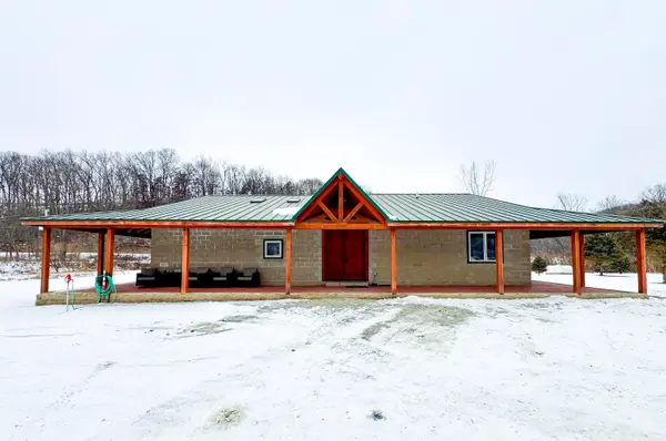 1405 Village Creek Drive, Lansing, IA 52151