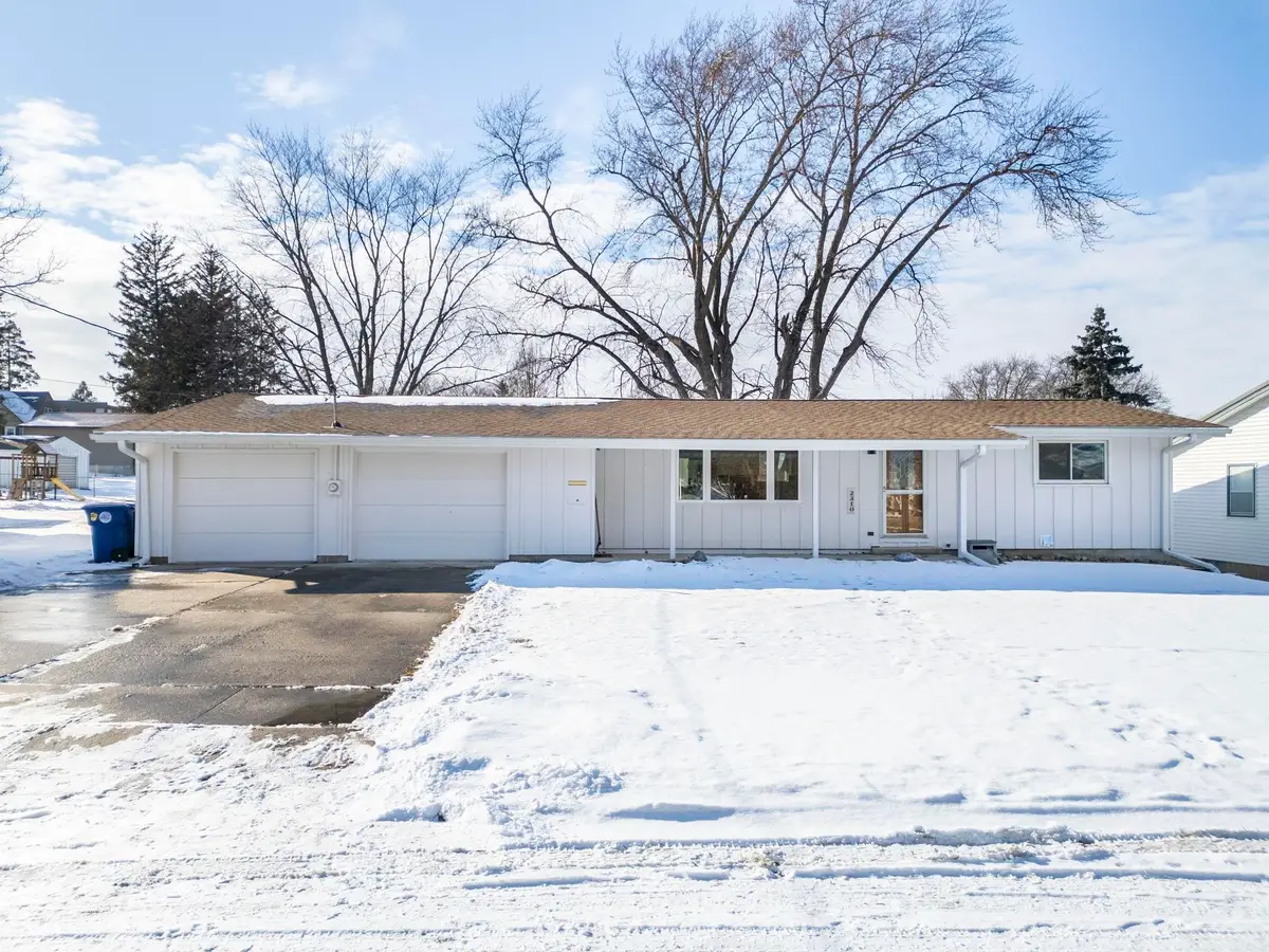 2310 Westview Avenue, Waterloo, IA 50701 - Image #1