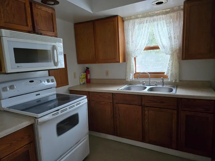 619 W 3rd Street Street, Cresco, IA 52136 - #3