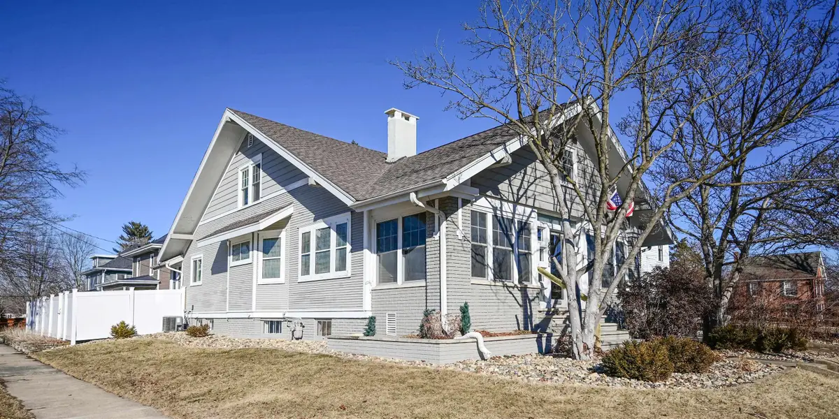 800 E Main Street, Manchester, IA 52057 - #1