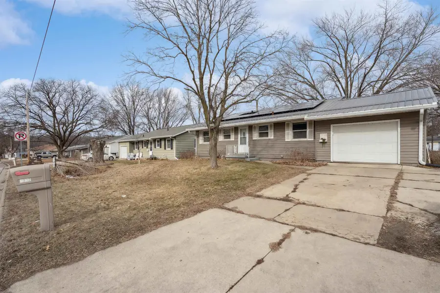 1712 Rainbow Drive, Waterloo, IA 50701 - Image #2