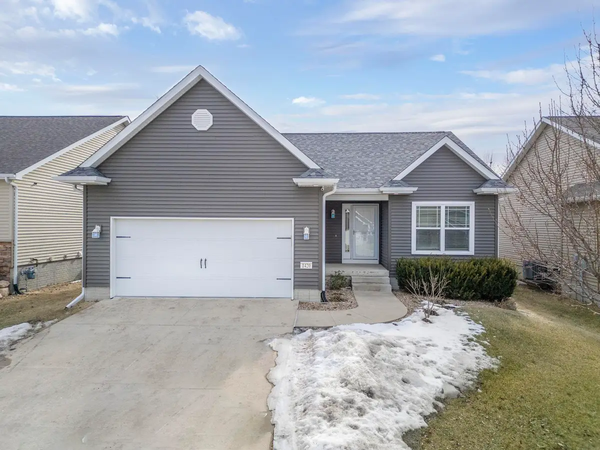 1420 Hummingbird Circle, Waterloo, IA 50702 - Image #1