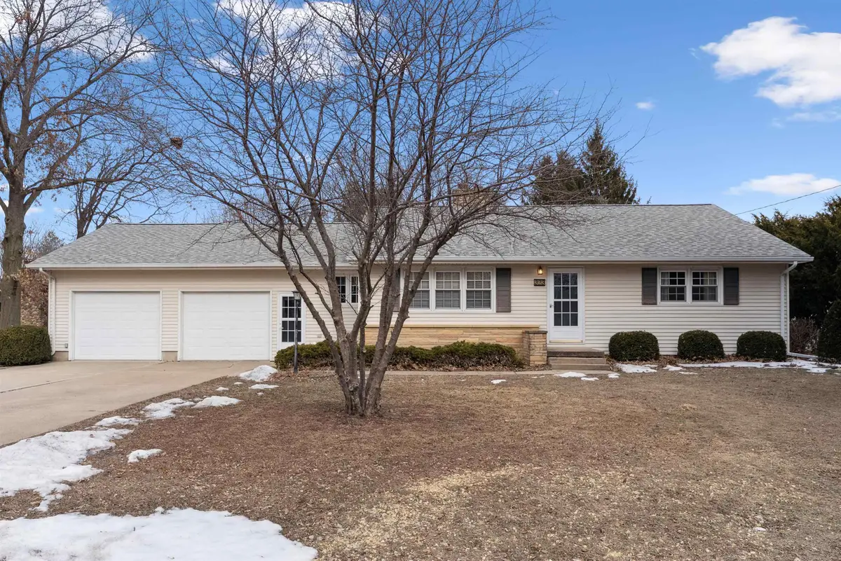 323 Barrick Road, Janesville, IA 50647 - Image #1