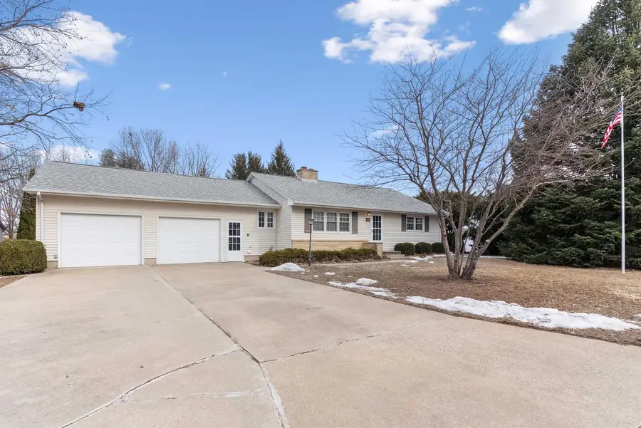 323 Barrick Road, Janesville, IA 50647 - Image #2