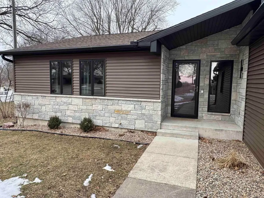 1102 Glenn Street, Aplington, IA 50604 - #3