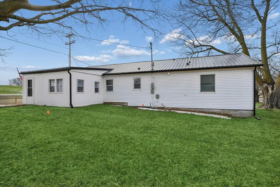 207 W Main Street, Urbana, IA 52345 - #2