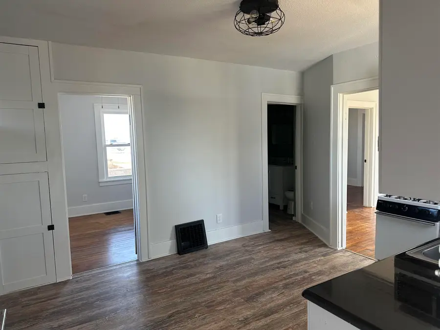 111 8th St Se, Oelwein, IA 50662 - #3