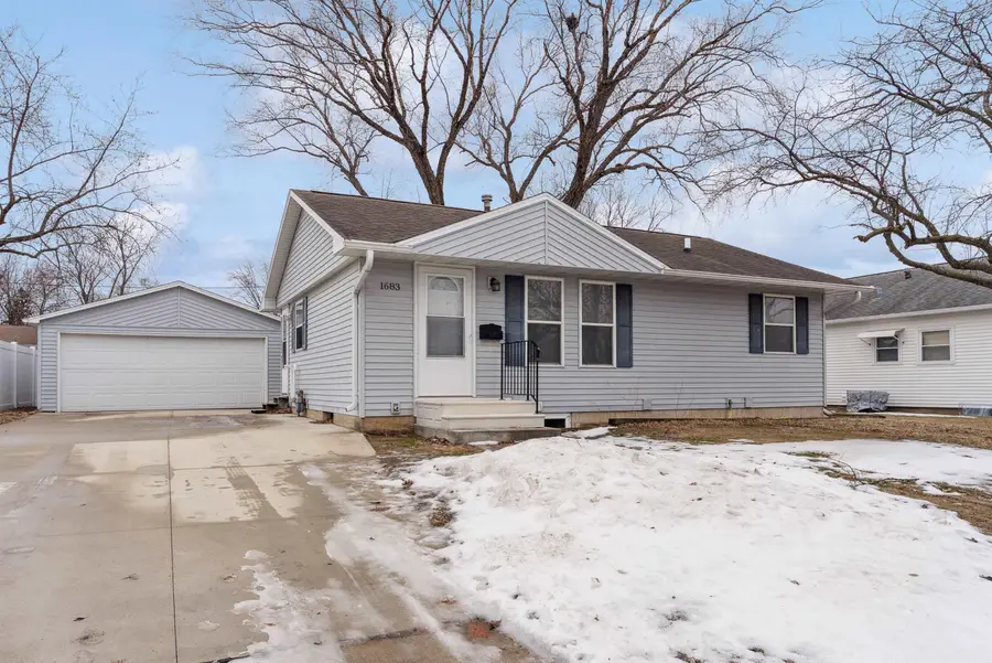 1683 Cherry Hills Drive, Waterloo, IA 50703 - #2
