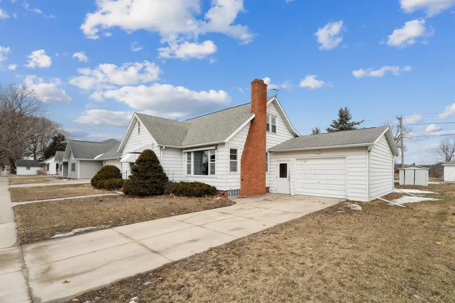 608 Franklin Street, Elgin, IA 52141 - #2