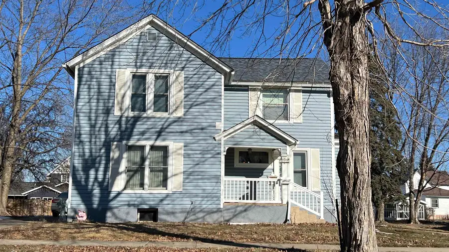 423 W Spring Street, New Hampton, IA 50659 - #2