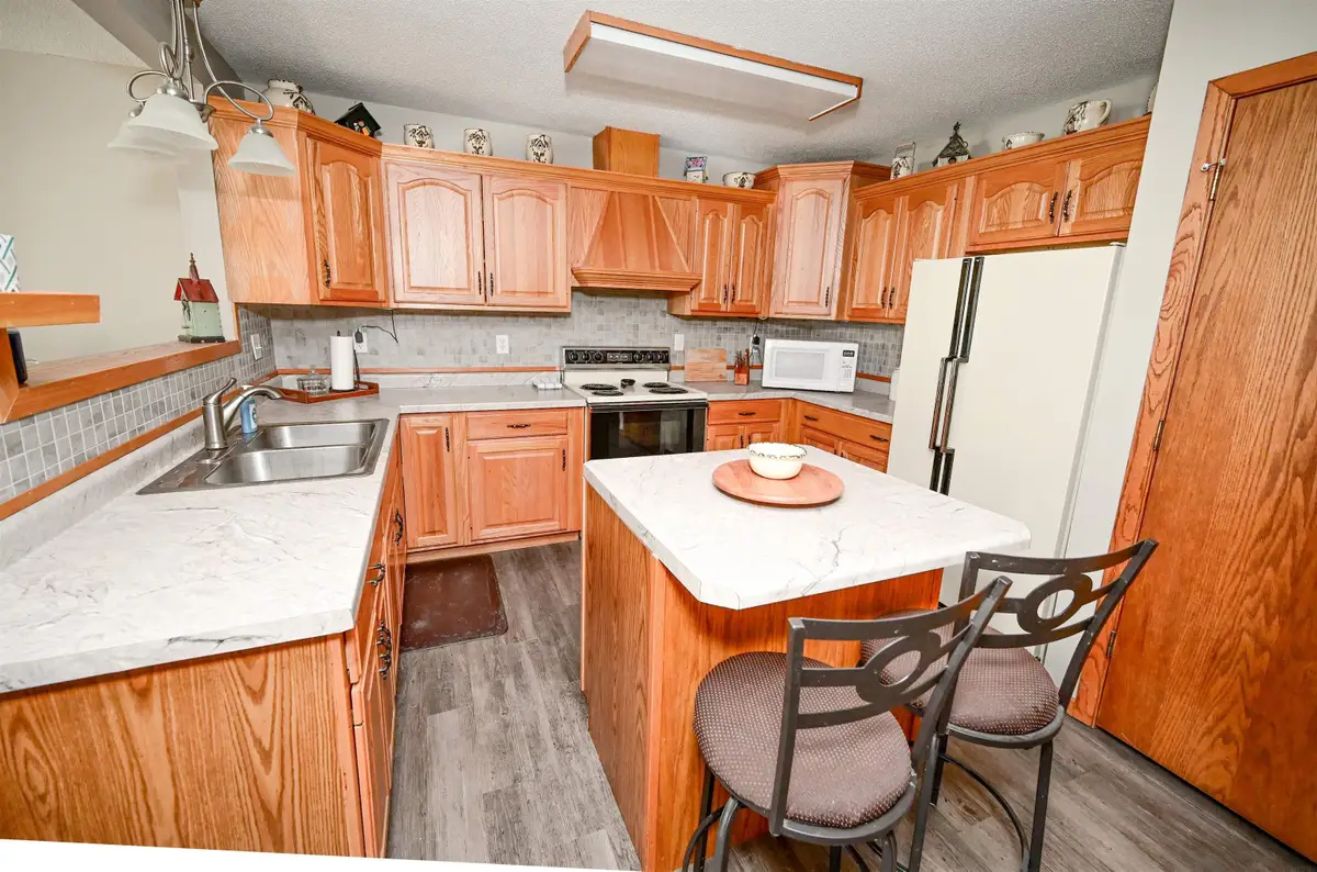 102 N Franklin St. #8, Manchester, IA 52057 - #1