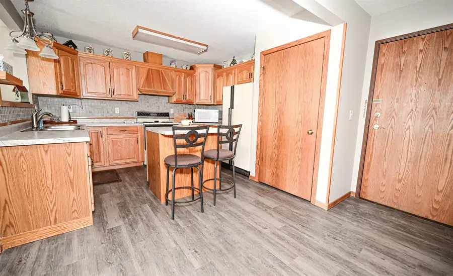 102 N Franklin St. #8, Manchester, IA 52057 - #2