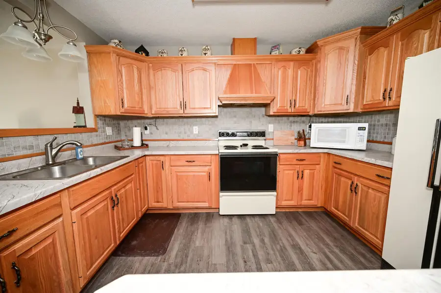 102 N Franklin St. #8, Manchester, IA 52057 - #3