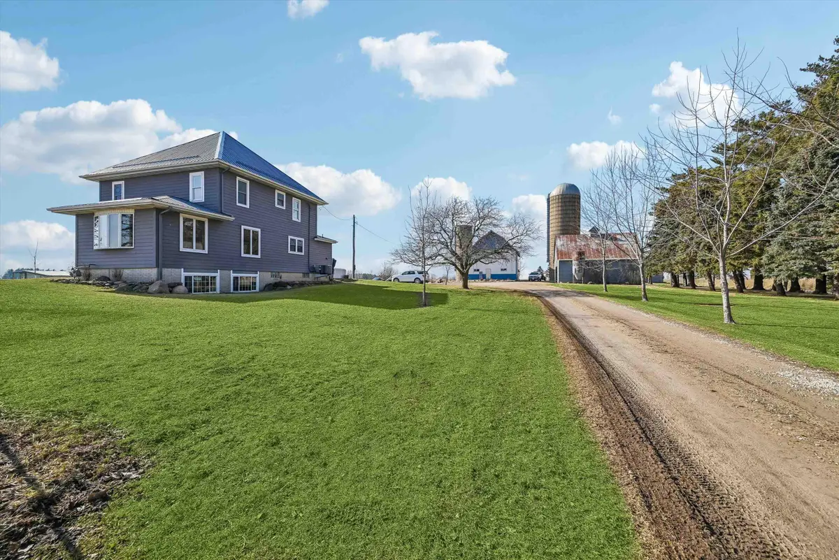 3281 Quasqueton Avenue, Walker, IA 52352 - #1