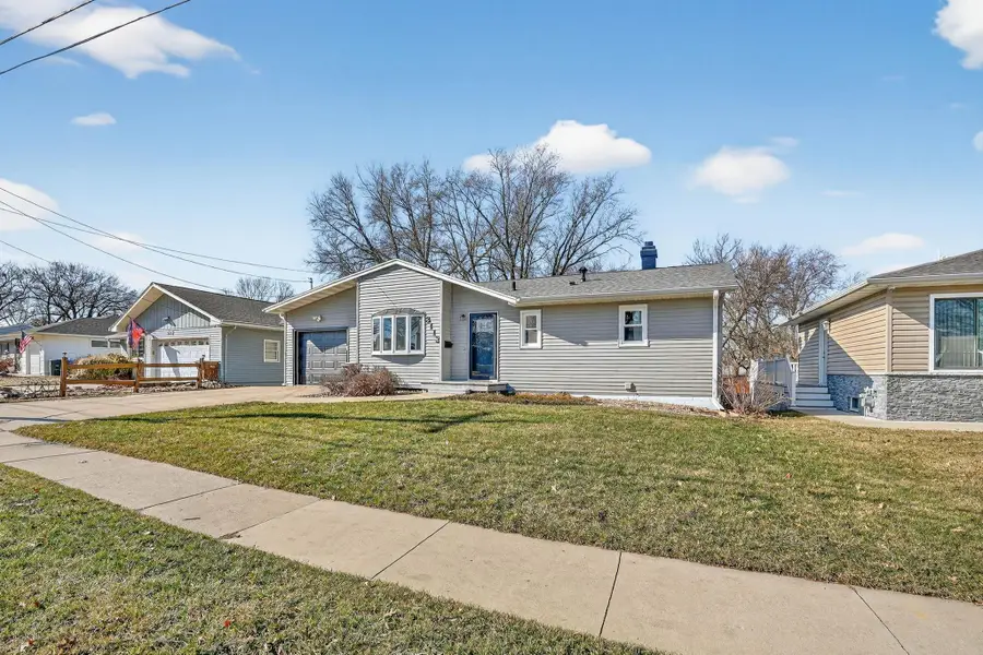 3112 W 9th Street, Waterloo, IA 50702 - #2