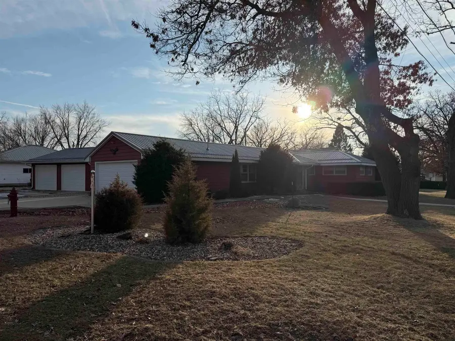 1117 NE 3rd Street, Independence, IA 50644 - #2