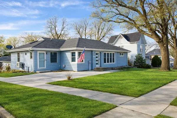 541 E Fayette Street, Denver, IA 50622