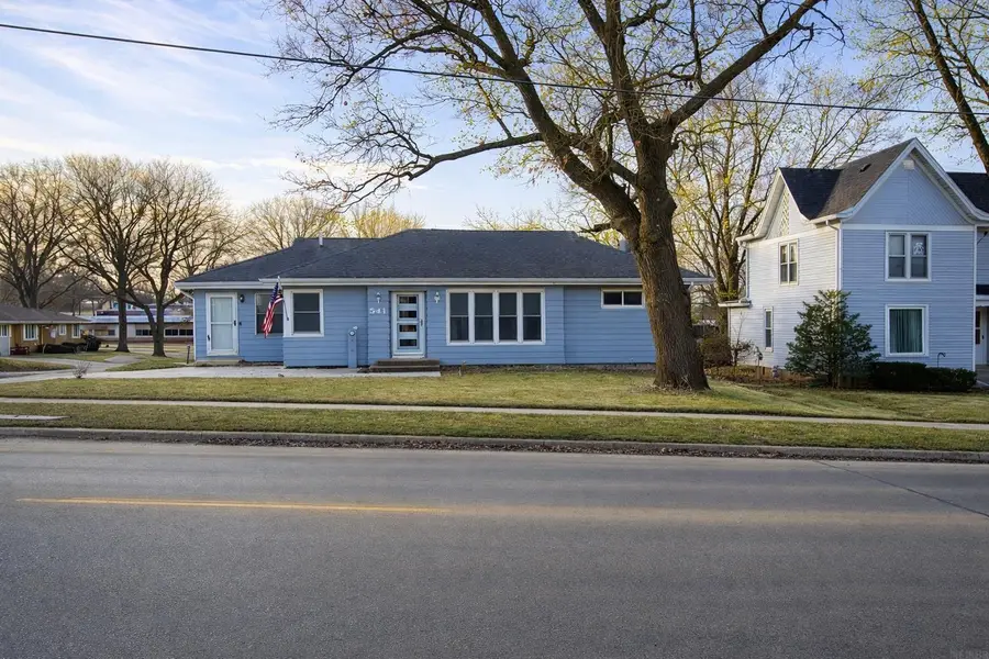 541 E Fayette Street, Denver, IA 50622 - #2