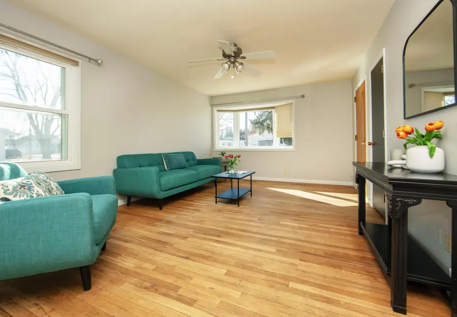 1021 2nd St Se, Waverly, IA 50677 - #3