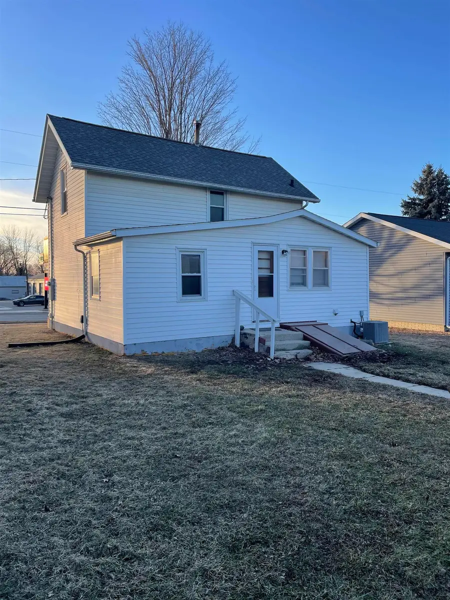 812 NE 5th Ave. Avenue, Independence, IA 50644 - #2