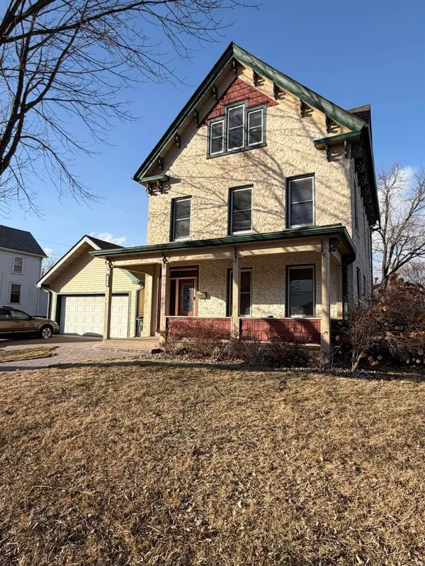 303 W Main Street, Waukon, IA 52172