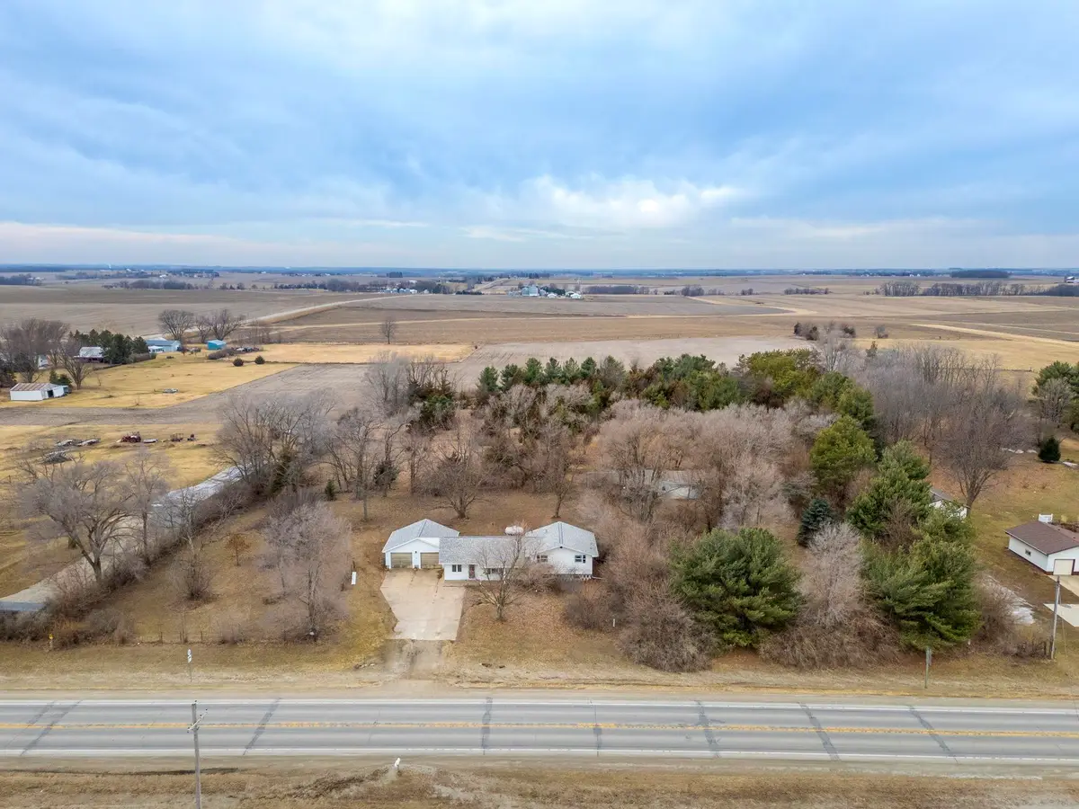 129 N Canfield Road, Waterloo, IA 50703 - #1