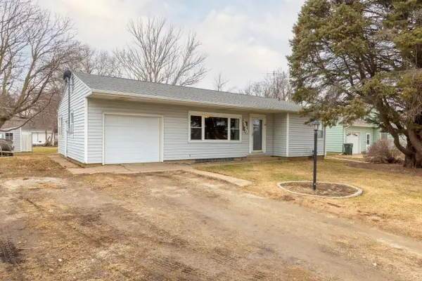 2920 Center Street, Cedar Falls, IA 50613
