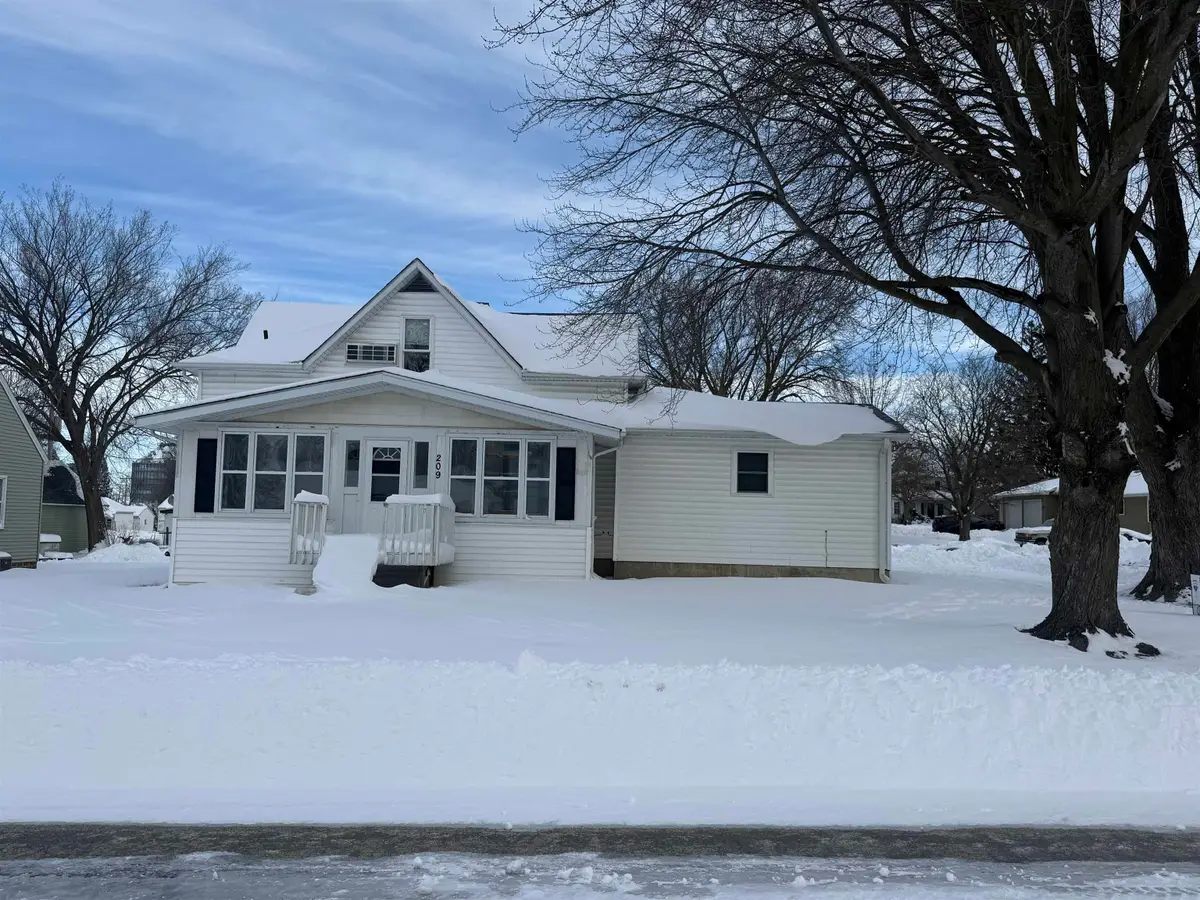 209 3rd Street, Wellsburg, IA 50680 - #1