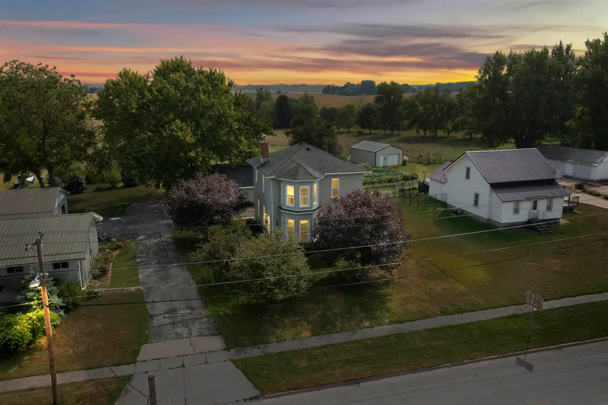 424 Commercial Street, Strawberry Point, IA 52076 - #1