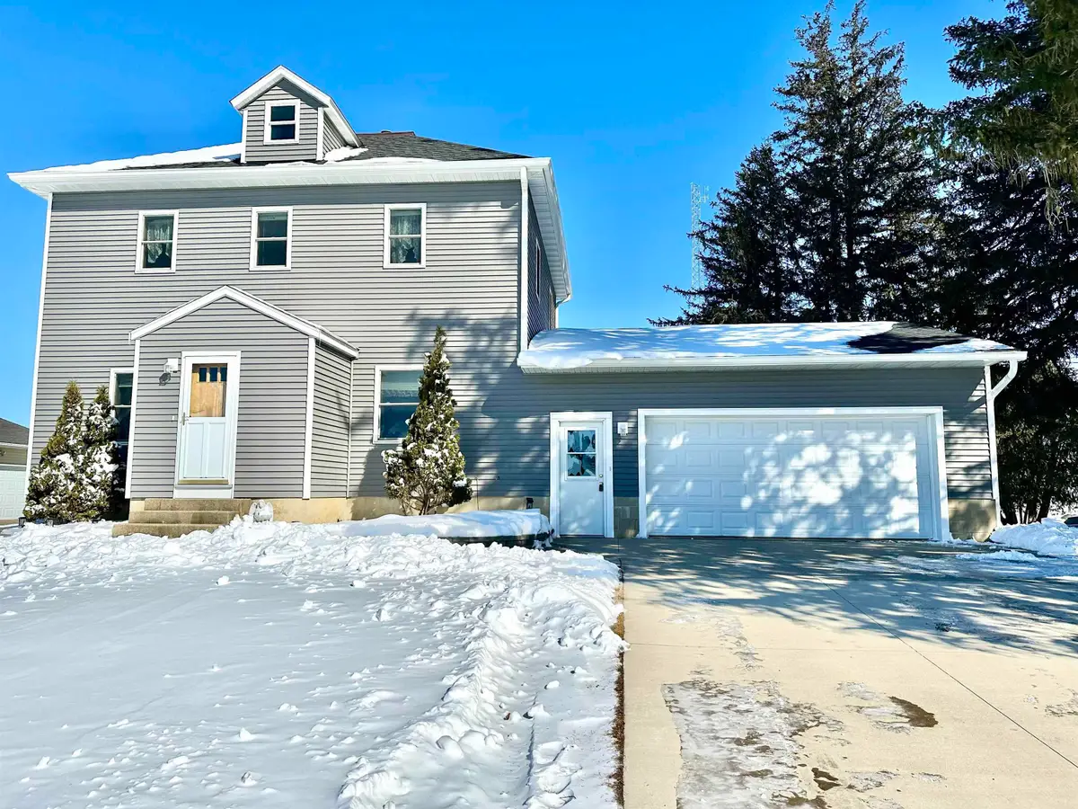 421 E Main Street, Ossian, IA 52161 - #1