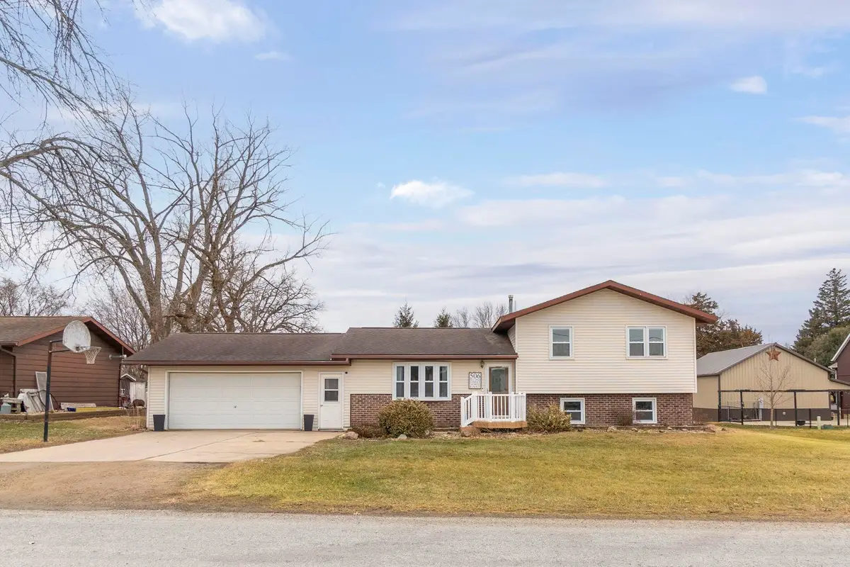 506 NE 2nd Street, Fairbank, IA 50629 - #1