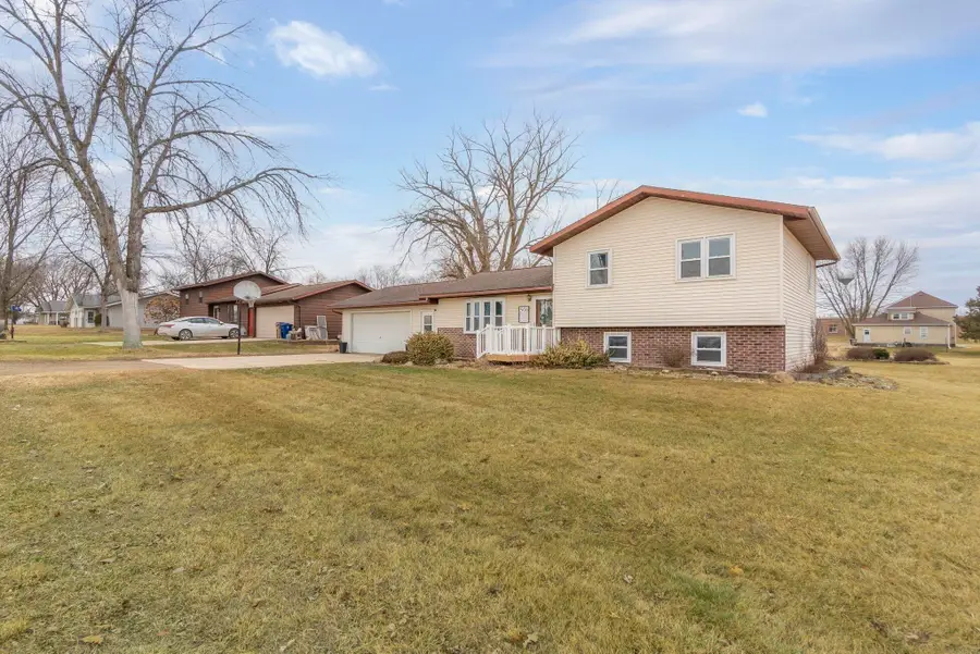 506 NE 2nd Street, Fairbank, IA 50629 - #3