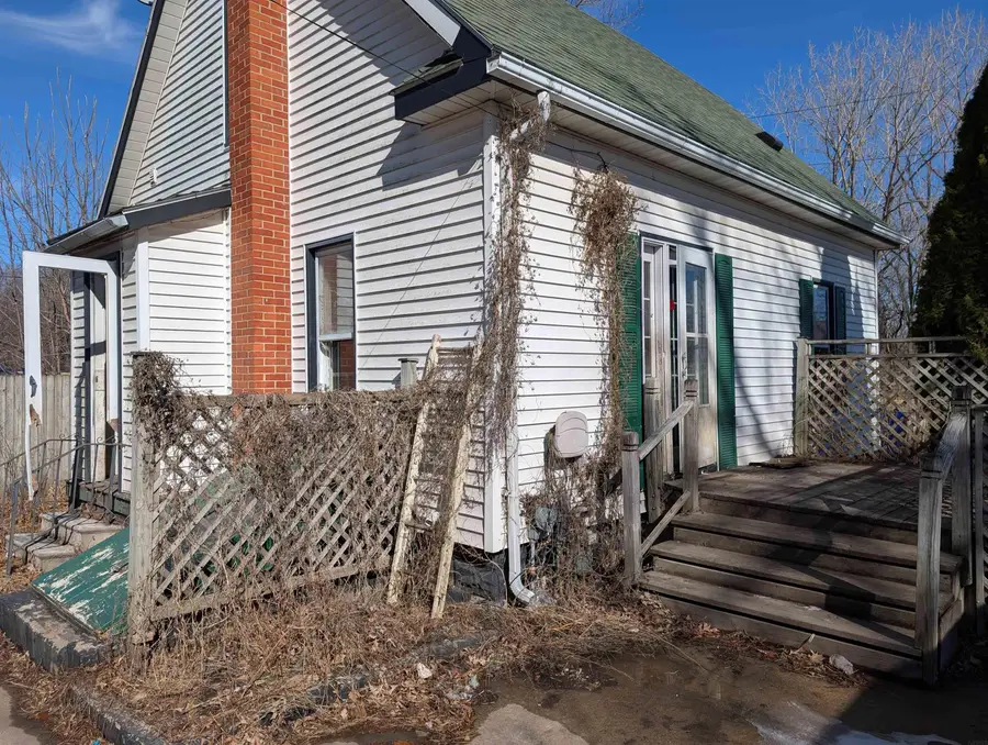 140 SW 4th Avenue, Oelwein, IA 50662 - #3