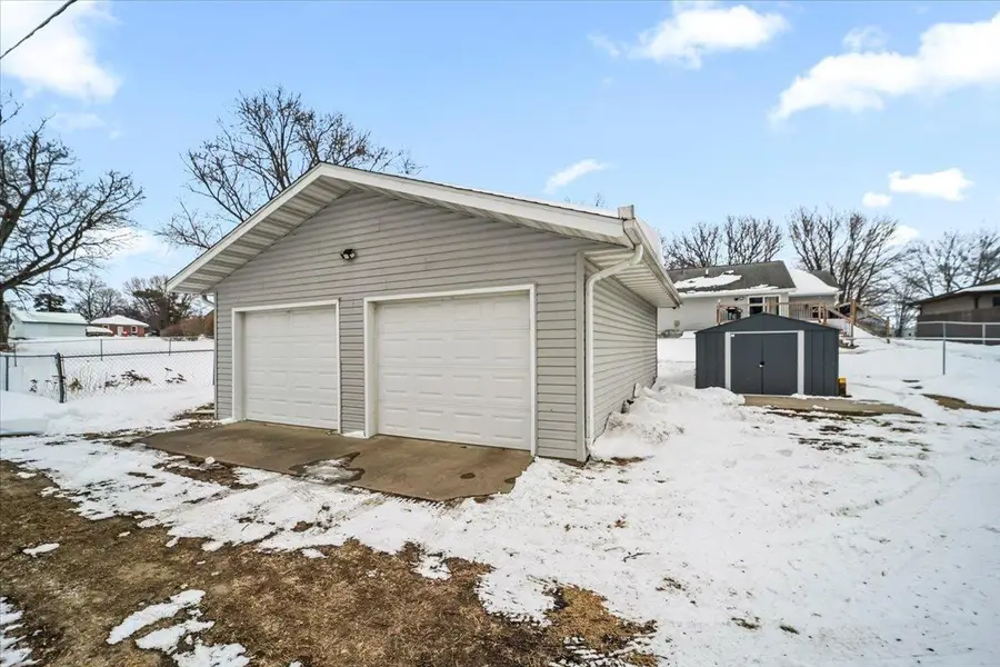 2002 12th St Street, Eldora, IA 50627 - #2
