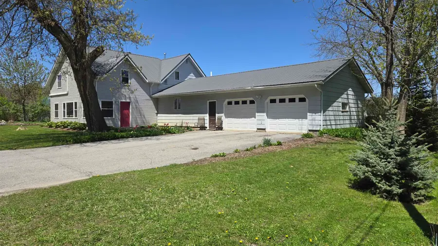 111 Pine Street, New Hampton, IA 50659 - #3