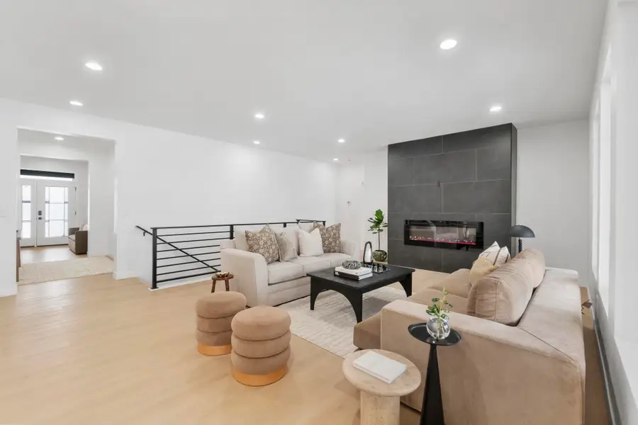 1122 Algonquin Drive, Cedar Falls, IA 50613 - #2