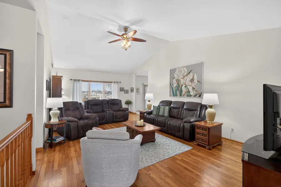 1234 Hummingbird Circle, Waterloo, IA 50702 - #3