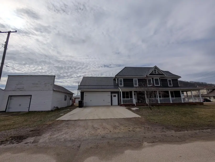 290 NE Main Street, New Albin, IA 52160 - #2