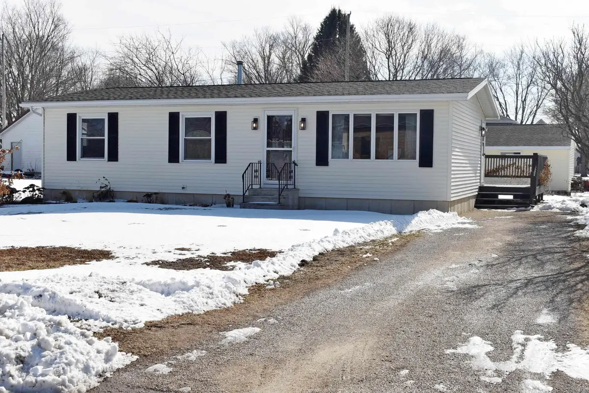 320 Pine Street, Osage, IA 50461 - #1