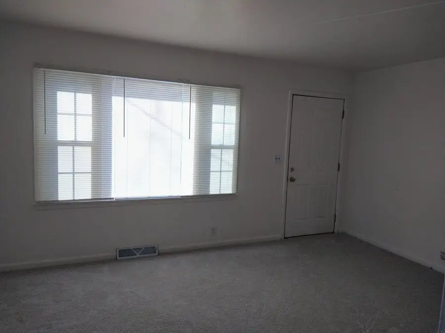 822 Colorado Street, Waterloo, IA 50703 - #3