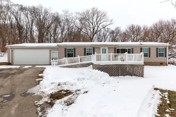 11702 G Ave., Aplington, IA 50604